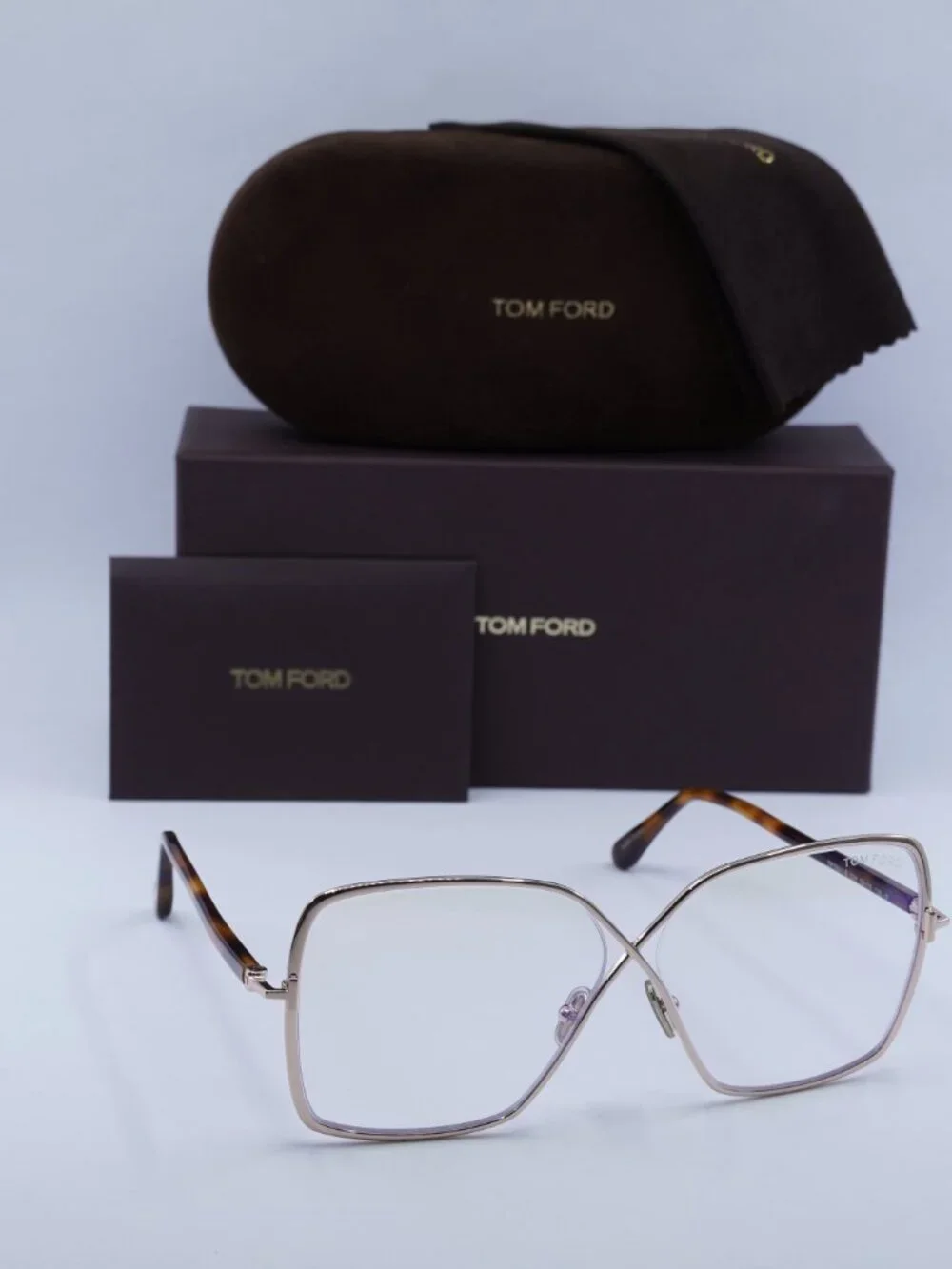 Tom Ford packaging vary